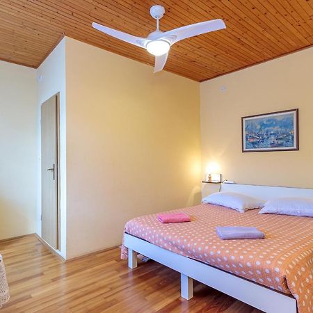 Rooms Nela Hum Exterior photo